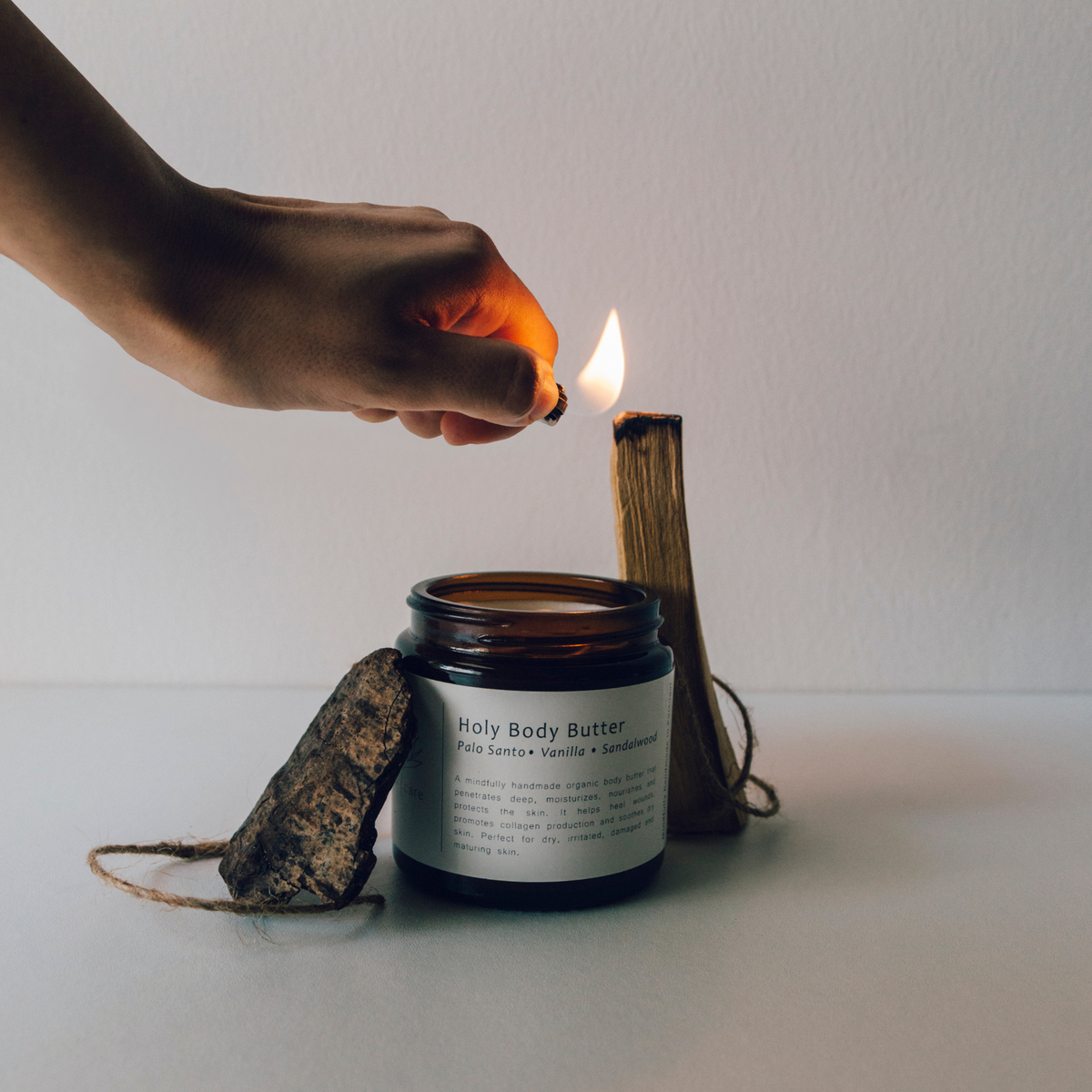 Holy Body Butter Palo Santo, Vanilla & Sandalwood rawcarestudio